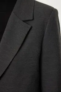 TRENDYOLMİLLA Black polyviscone Basic Weaving Blazer Jacket - Image 4