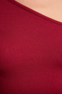 TRENDYOLMİLLA Burgundy Fitted Asymmetric Collar off shoulder Ribbed Knitting Blouse - Image 4