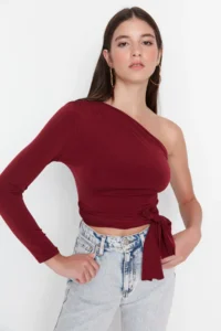 TRENDYOLMİLLA Burgundy Fitted Binding Detailed Single Arm Crop Flexible Knitting Blouse - Image 5