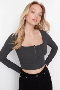 TRENDYOLMİLLA Anthracite Button Detailed Square Neck Fitted Ribbed Flexible Crop Knitting Blouse