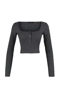 TRENDYOLMİLLA Anthracite Button Detailed Square Neck Fitted Ribbed Flexible Crop Knitting Blouse - Image 6