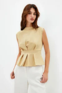 TRENDYOLMİLLA Beige Crew Neck Sleeveless Weaving Blouse - Image 2
