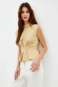 TRENDYOLMİLLA Beige Crew Neck Sleeveless Weaving Blouse - Image 3