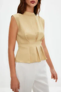 TRENDYOLMİLLA Beige Crew Neck Sleeveless Weaving Blouse - Image 4