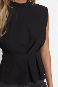 TRENDYOLMİLLA Black Crew Neck Sleeveless Weaving Blouse - Image 9