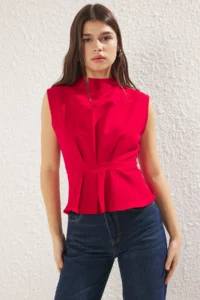 TRENDYOLMİLLA Rejection Weaving Crew Neck Sleeveless Blouse - Image 2