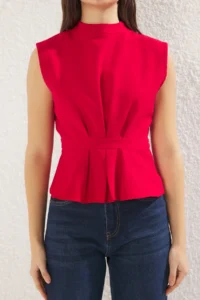 TRENDYOLMİLLA Rejection Weaving Crew Neck Sleeveless Blouse - Image 3