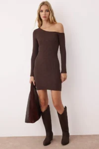 TRENDYOLMİLLA Brown Fitted Asymmetric Collar Mini Ribbed Flexible Knitting Pen Dress