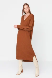 TRENDYOLMİLLA Brown Maxi Knitwear Wide Pattern Dress - Image 2