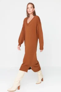 TRENDYOLMİLLA Brown Maxi Knitwear Wide Pattern Dress - Image 3