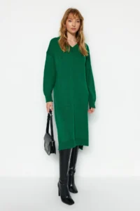 TRENDYOLMİLLA Emerald Green Maxi Knitwear Wide Pattern Dress - Image 3