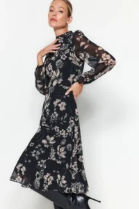 TRENDYOLMİLLA Black Floral Siphon Lined Weaving Winter Dress - Image 2
