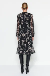 TRENDYOLMİLLA Black Floral Siphon Lined Weaving Winter Dress - Image 6