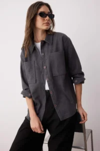 TRENDYOLMİLLA Anthracite double pocket Oversized/Wide Pattern Bowl Weaving Shirt - Image 2