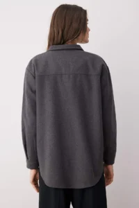 TRENDYOLMİLLA Anthracite double pocket Oversized/Wide Pattern Bowl Weaving Shirt - Image 4