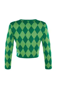 TRENDYOLMİLLA Green Crop Knitwear Cardigan - Image 8