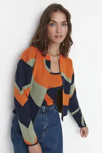 TRENDYOLMİLLA Orange Patterned 2 Sets Blouse-Cardigan Knitwear Cardigan - Image 5