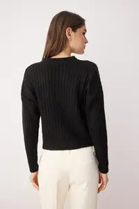 TRENDYOLMİLLA Black*001 Soft textured Plain Knitwear Cardigan - Image 4