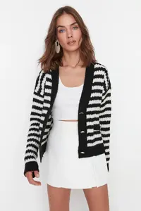 TRENDYOLMİLLA Black Soft textured Striped Knitwear Cardigan - Image 3