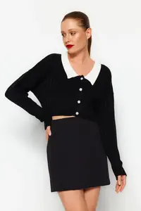 TRENDYOLMİLLA Black Super Crop Shirt Collar Knitwear Cardigan - Image 3