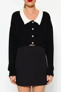 TRENDYOLMİLLA Black Super Crop Shirt Collar Knitwear Cardigan - Image 4
