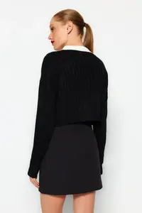TRENDYOLMİLLA Black Super Crop Shirt Collar Knitwear Cardigan - Image 5