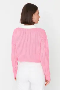 TRENDYOLMİLLA Pink Super Crop Shirt Garnished Knitwear Cardigan - Image 5
