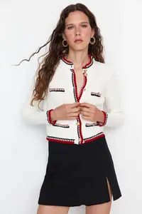 TRENDYOLMİLLA Ecru Crop Color Blocked Jacket Look Knitwear Cardigan - Image 3
