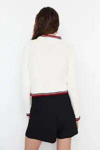TRENDYOLMİLLA Ecru Crop Color Blocked Jacket Look Knitwear Cardigan - Image 5