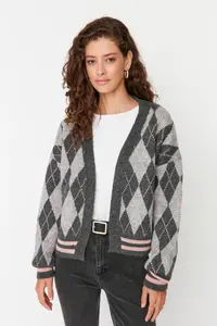 TRENDYOLMİLLA Gray Soft textured Baklava Patterned Knitwear Cardigan - Image 3