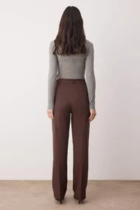 TRENDYOLMİLLA Dark Brown Straight/Plain Kesim Pilili Weaving Dress Pants - Image 4