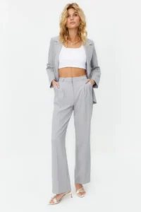 TRENDYOLMİLLA Gray Straight/Plain Kesim Pilili Weaving Pants - Image 2