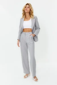 TRENDYOLMİLLA Gray Straight/Plain Kesim Pilili Weaving Pants - Image 3
