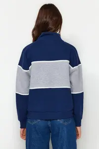 TRENDYOLMİLLA Navy Blue Basic Printed Thick Knitting Sweatshirt with Fleece Inside - Image 5