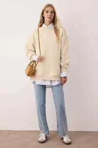 TRENDYOLMİLLA Beige Oversized/Wide Pattern Slit Detailed Thick Fleece Inside Knitting Sweatshirt
