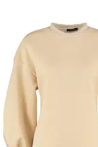 TRENDYOLMİLLA Beige Oversized/Wide Pattern Slit Detailed Thick Fleece Inside Knitting Sweatshirt - Image 11