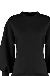 TRENDYOLMİLLA Black Oversized/Wide Pattern Slit Detailed Thick Fleece Inside Knitting Sweatshirt - Image 6