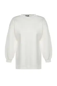 TRENDYOLMİLLA Ecru Oversized/Wide Pattern Slit Detailed Thick Fleece Inside Knitting Sweatshirt - Image 6