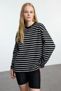 TRENDYOLMİLLA Black Striped Oversized/Wide Cut Crew Neck Thin Knitting Sweatshirt