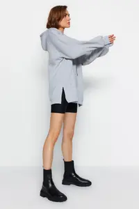 TRENDYOLMİLLA Gray Hooded Oversized Fleece Knitting Sweatshirt - Image 2