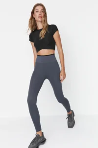 TRENDYOLMİLLA Anthracite seamless/Seamless Contrast Color Detailed Full Size Knitting Sports Leggings - Image 3