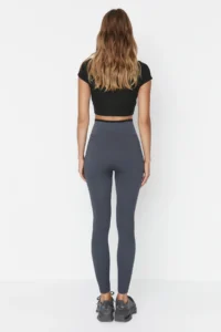TRENDYOLMİLLA Anthracite seamless/Seamless Contrast Color Detailed Full Size Knitting Sports Leggings - Image 5