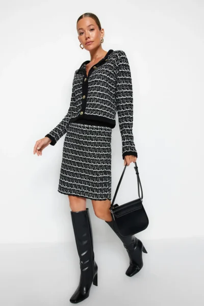 TWOAW24AU00001-BLACK_1