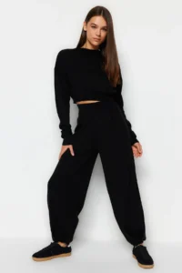 TRENDYOLMİLLA Black Super Crop Jogger Pants Knitwear Top and Bottom Set