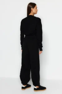 TRENDYOLMİLLA Black Super Crop Jogger Pants Knitwear Top and Bottom Set - Image 5