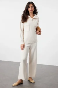 TRENDYOLMİLLA Beige Wide Pattern Zippered and with pocket Knitwear Top and Bottom Set