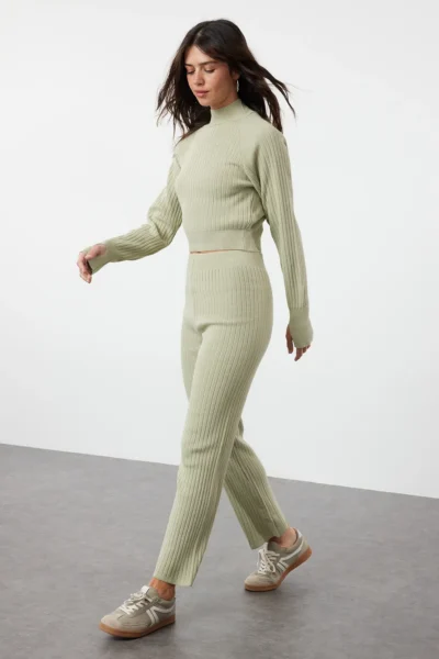 TWOAW24AU00014-GREEN_1