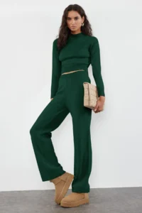 TRENDYOLMİLLA Emerald Green Crop Basic Knitwear Top and Bottom Set - Image 2