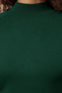 TRENDYOLMİLLA Emerald Green Crop Basic Knitwear Top and Bottom Set - Image 4
