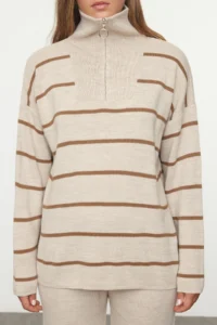 TRENDYOLMİLLA Beige Wide Pattern Zippered Knitwear Top and Bottom Set - Image 4